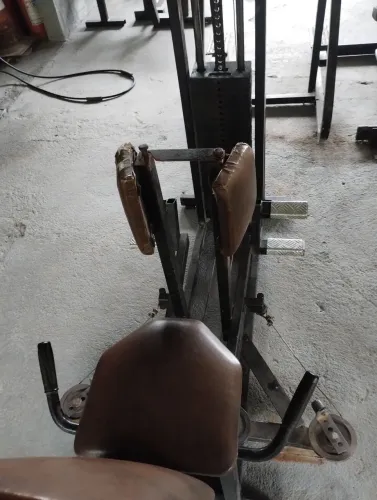 Musculação, Cadeira Adutora