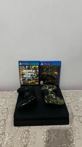PS4 SLIM COM 2 CONTROLES + 2 JOGOS