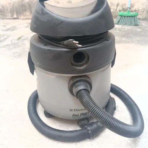 Aspirador água e pó Eletrolux