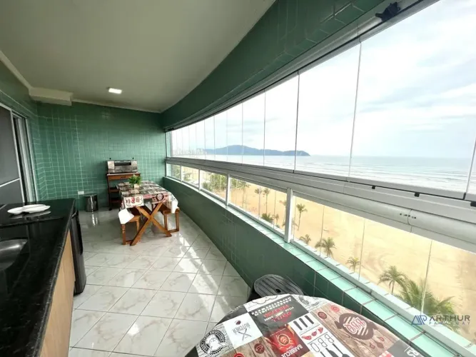 Apartamento 03 dormitórios - Frente Mar - Planejado - Bairro: Guilhermina