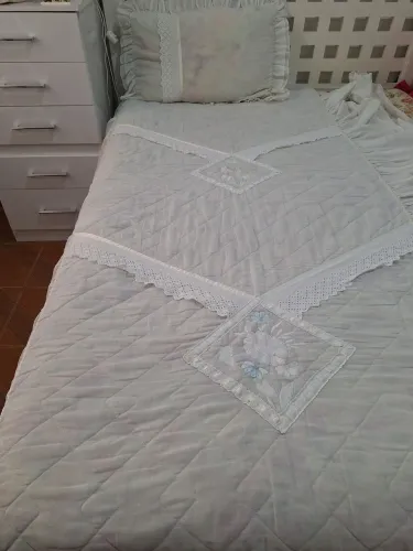 Colcha solteiro vintage de 1989 toda em organza