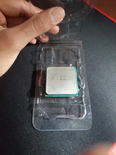 Ryzen 3 3200g 3.6 Ghz 4/4 núcleos e threads. Processador gamer!