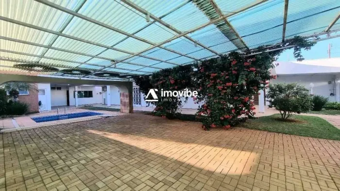Casa à Venda 400m² de Construção | 06 Dormitórios, Piscina e Espaço Multifuncional Jardim