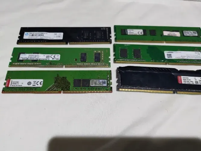 MEMORIA DDR 4 DE 4 GIGAS 100 CADA
