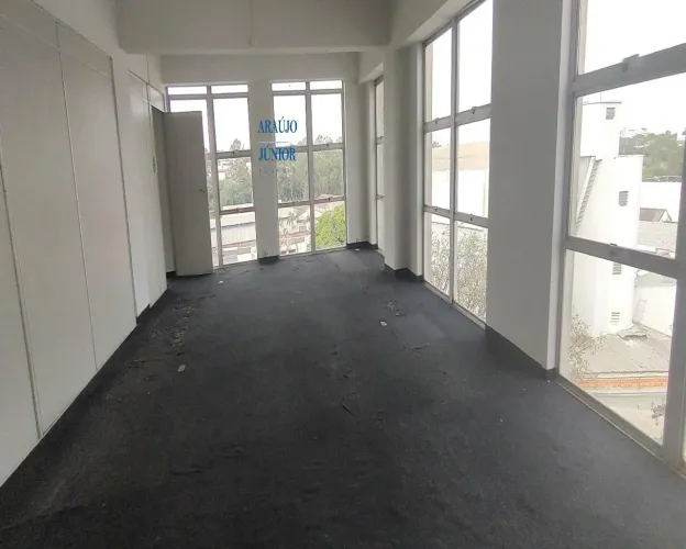 Sala Comercial com 1 Banheiro para Alugar, 115,42 M² por R$ 1.400,00/Mês no Centro de Amer
