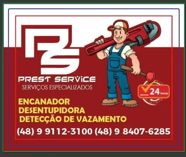 Encanador caça vazamento em Florianópolis