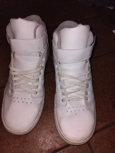 Vende-se Tênis Masculino Tam 42