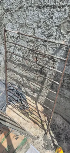 Grade de ferro para janela Balancim 0,79 × 1,21 m - R$ 110,00
