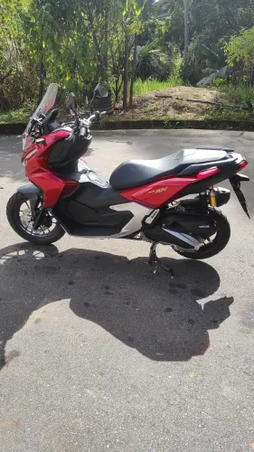Moto HONDA ADV 160 2025.