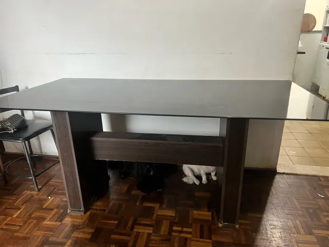 Vendo vidro de mesa de 6 cadeira