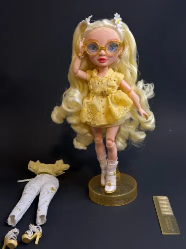 RAINBOW HIGH - Series 4 - Delilah Fields