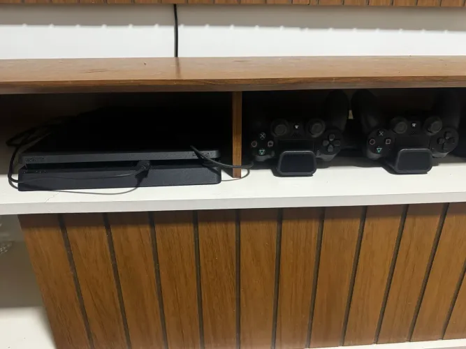 Play 4 ( 2 controles + Mortal Kombat)