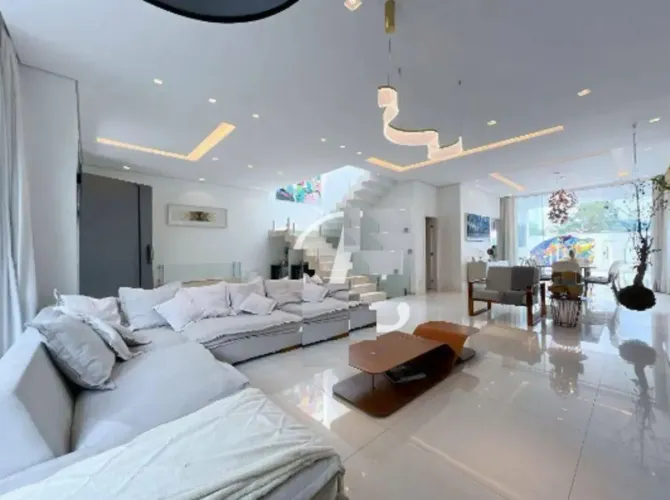 Casa em Condomínio à venda possui 440 metros quadrados com 4 quartos em Tucuruvi - São Pau