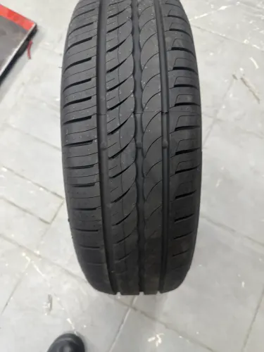 Pneu 185/60r15 Cinturato P1 88h Pirelli Argos Etios H