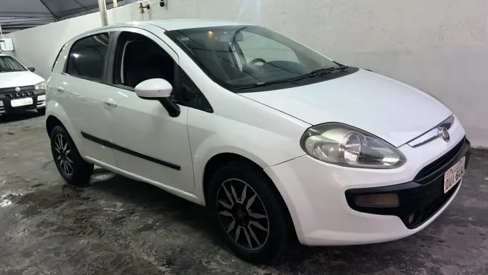 Fiat Punto Attractive 1.4 Fire Flex 8V 5P 2013
