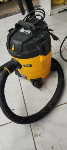 Aspirador de pó e água 