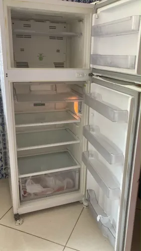 VENDO GELADEIRA CÔNSUL