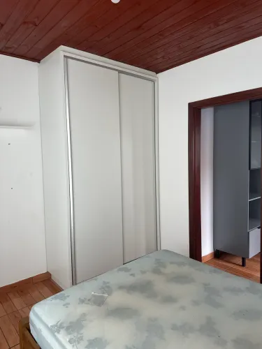 Alugo kitnet Carianos