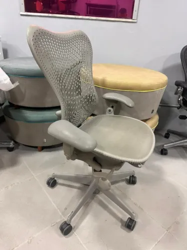 Herman Miller Mirra