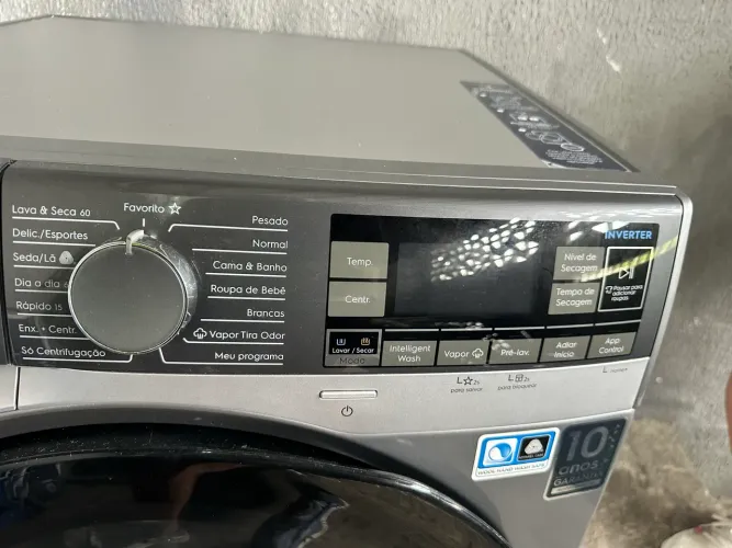 Lava e seca Eletrolux Ultimatecare 11 kg / 7 kg inverter 220v