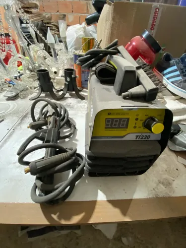 Inversões TITANIUM TI-220 200A bivolt 