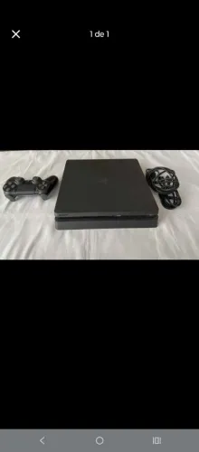PS4 slim 1 tb + 2 controles + FIFA 26