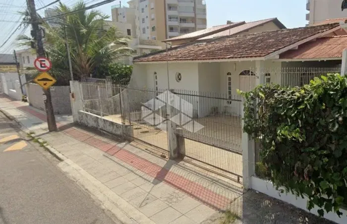 CASA NO ESTREITO COM LOCALIZAÇÃO PRIVILEGIADA E ALTO POTENCIAL DE VALORIZAÇÃO
