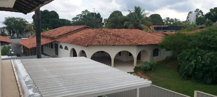 Lote grande com 2 Casas no Condomínio Portal do Lago - Jardim Botânico