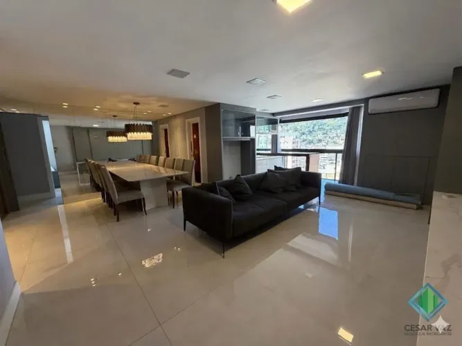 Excelente apartamento, mobiliado, no Centro de Florianópolis.
