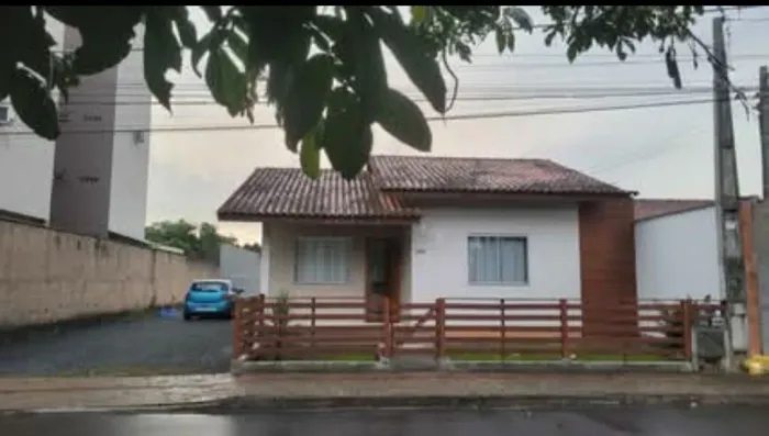Casa Geminada tipo quitinete