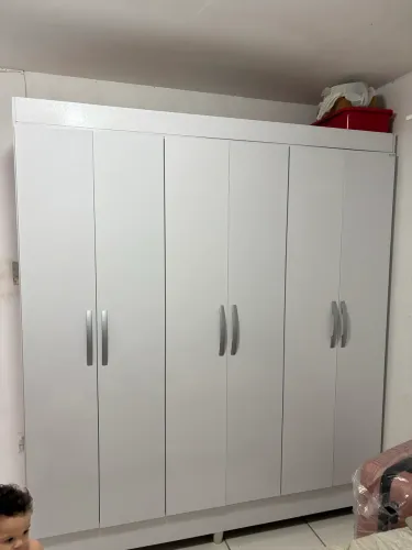 Guarda-roupas de casal branco