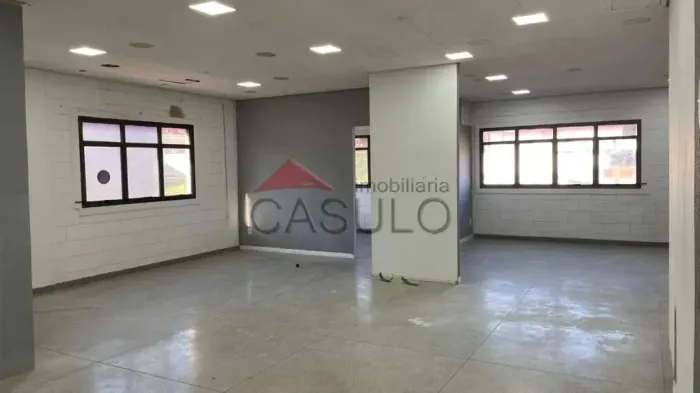 Escritório para Alugar no Jardim Guanabara com 92 m² de Área Privativa Disponível
