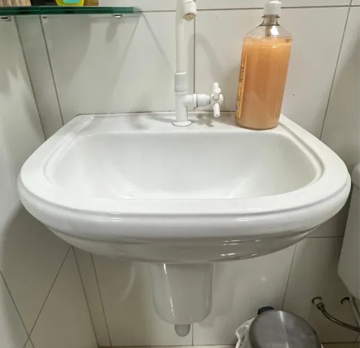 Lavatório de banheiro