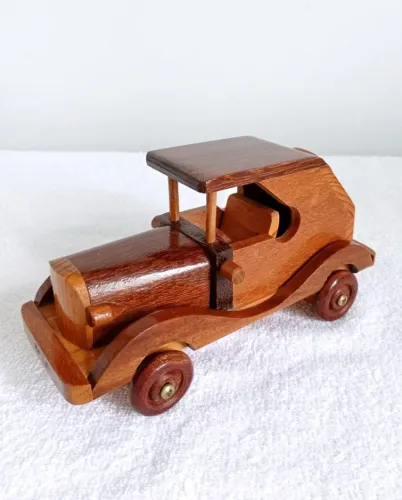 Carrinho de Madeira Artesanal