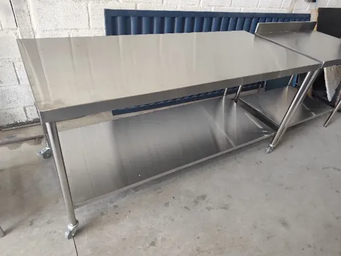 Bancada Inox 2,20x0,70x0,90cm com Prateleira gradeada ou lisa 