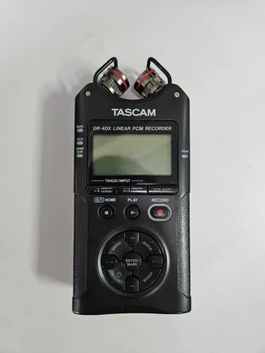 TASCAM タスカム DR-40 DR-40 | リニアPCMレコーダー | TASCAM (日本)