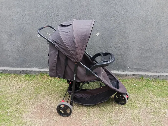 Carrinho de bebê Cosco