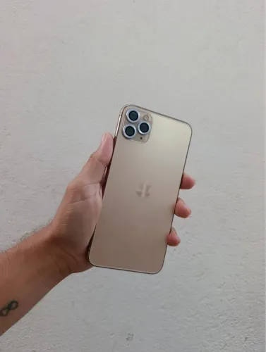 iPhone 11 Pro Max (excelente)