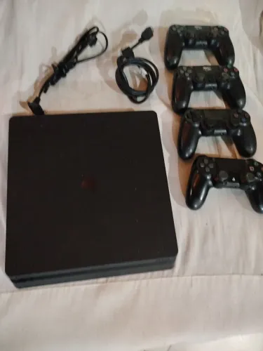 Play Station 4 + 4 controles + HDMI