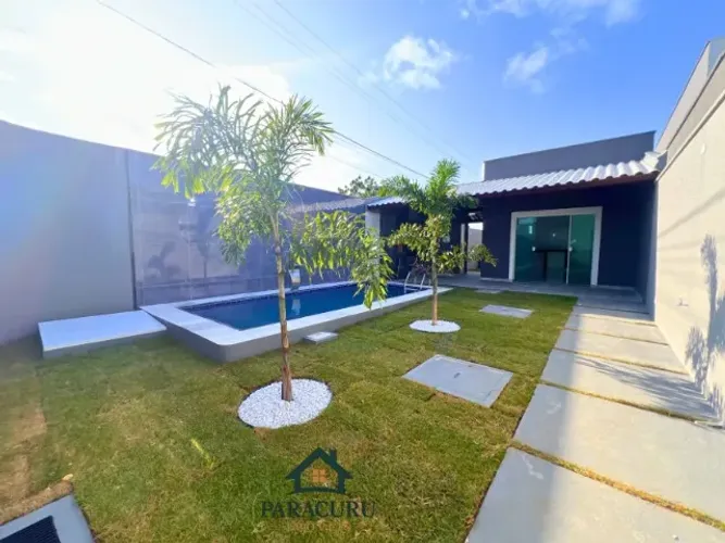 Vendo casa na planta com três quartos no Paracuru.