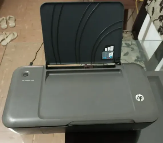 Impressora HP Deskjet 1000 colorida (Modelo: J110a)