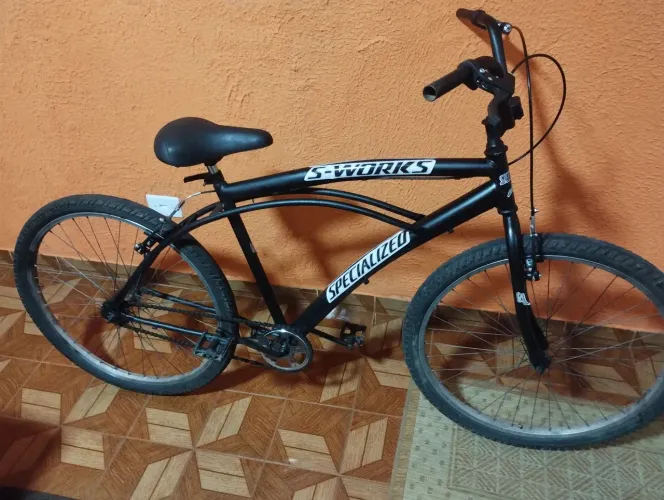 Bike caiçara aro 26 com bastante peças novas,freios,manetes,manoplas ,coroa,caiçara,etc.