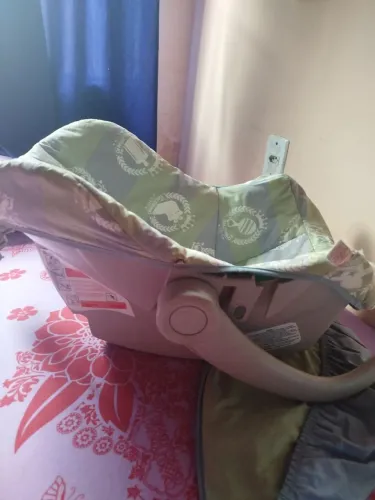 Bebê conforto usado em boas condições 