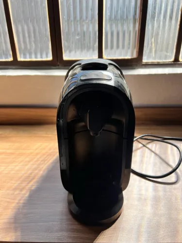 Cafeteira Três Corações Mimo Preta Automática + Porta-Cápsulas de Brinde