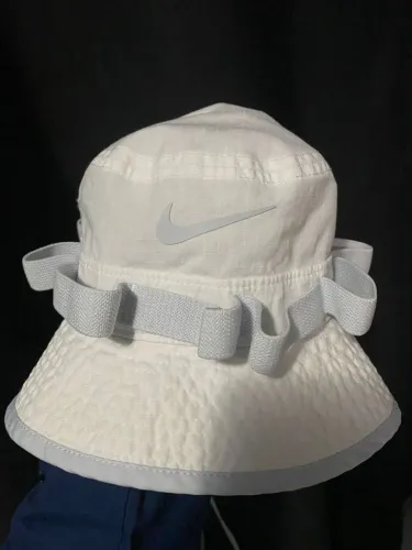 Chapéu bucket branco Nike 