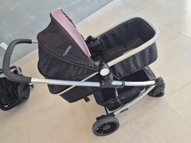 Carrinho de Bebe Moises com Bebe Conforto Kiddo