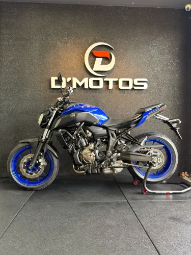 YAMAHA MT 07 - 2024