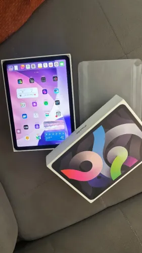 iPad Air ( 4 Th generation)
