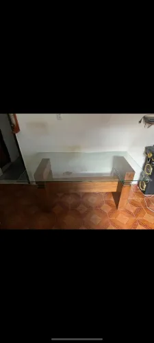 Mesa quadrada, com 4 cadeiras
