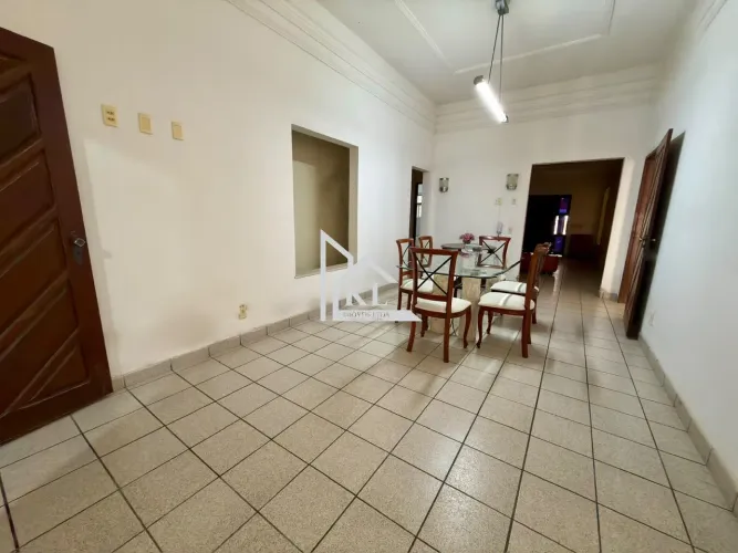 Casa térrea em avenida principal de Petrópolis - ideal para comércio